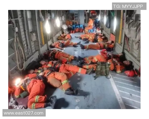 足球明星受伤瞬间的真实画面揭示运动背后的艰辛与挑战